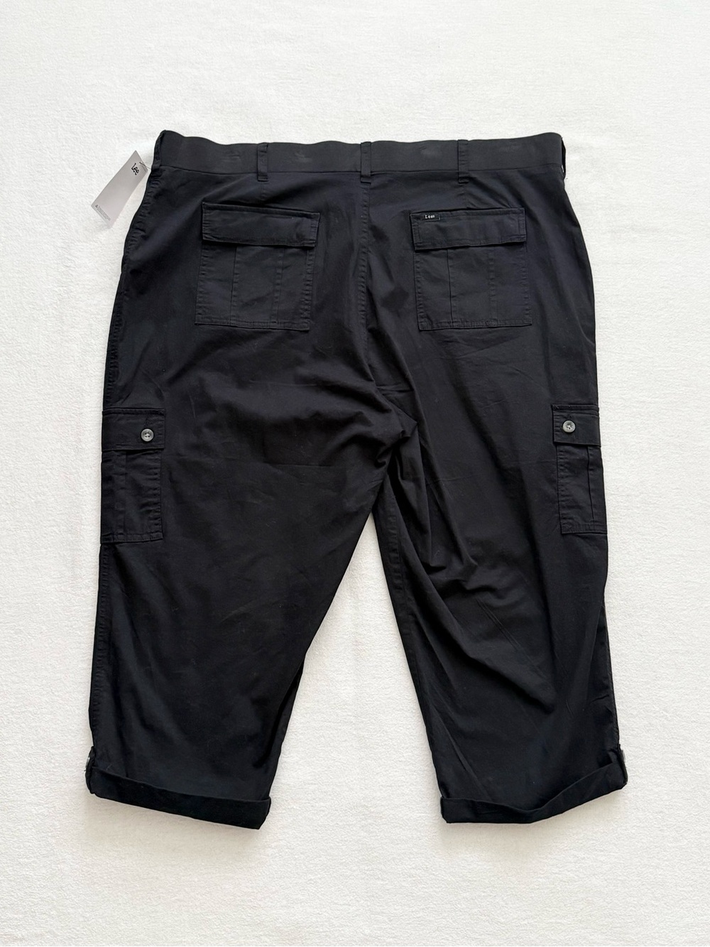 Lee Cargo Capris Women’s 22W Black Mid Rise Relaxed Fit Cotton Comfort NWT - Picture 2 of 8